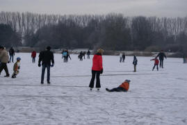 Heimatverein Warendorf: Wintervergnügen auf dem Eis des Emssees