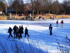 Heimatverein Warendorf: Wintervergnügen 2006 am zugefrorenen Emssee