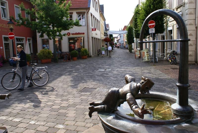Heimatverein Warendorf: Der Spielbrunnen am Heumarkt